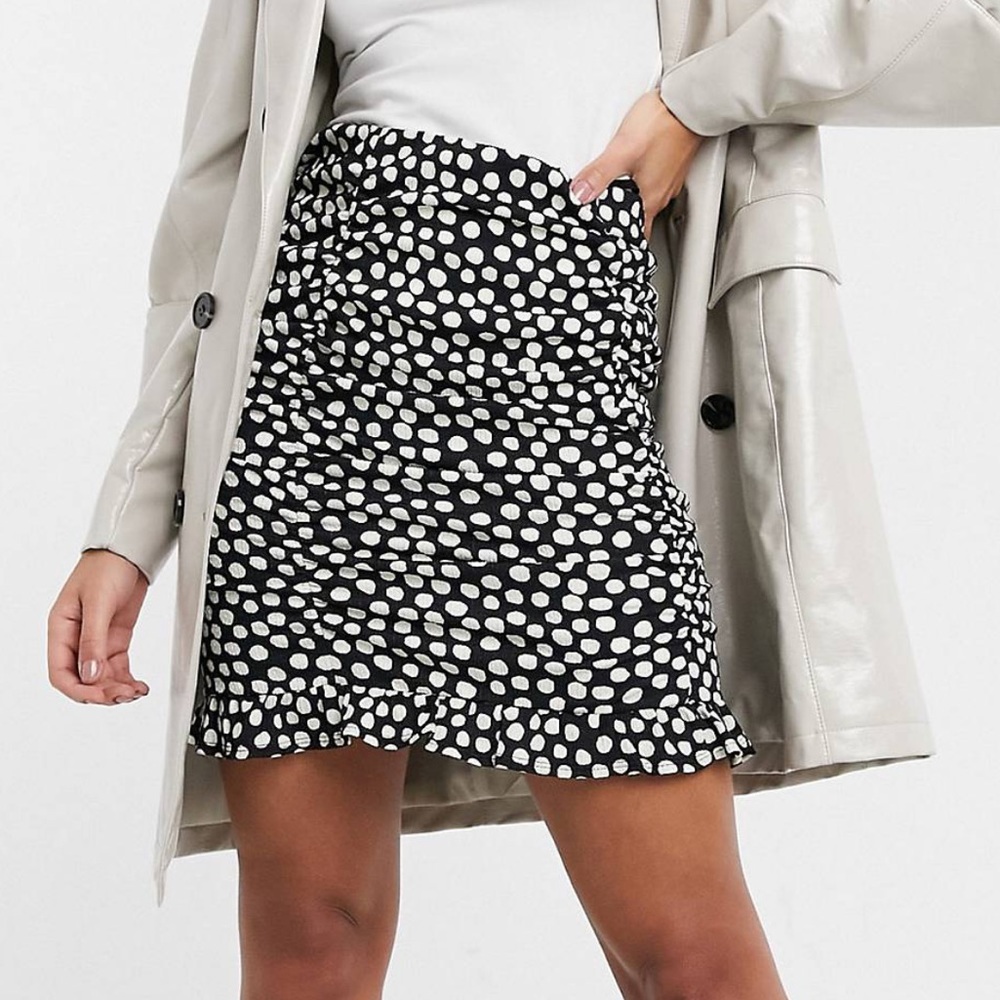 new look ruched mini skirt in polka dots